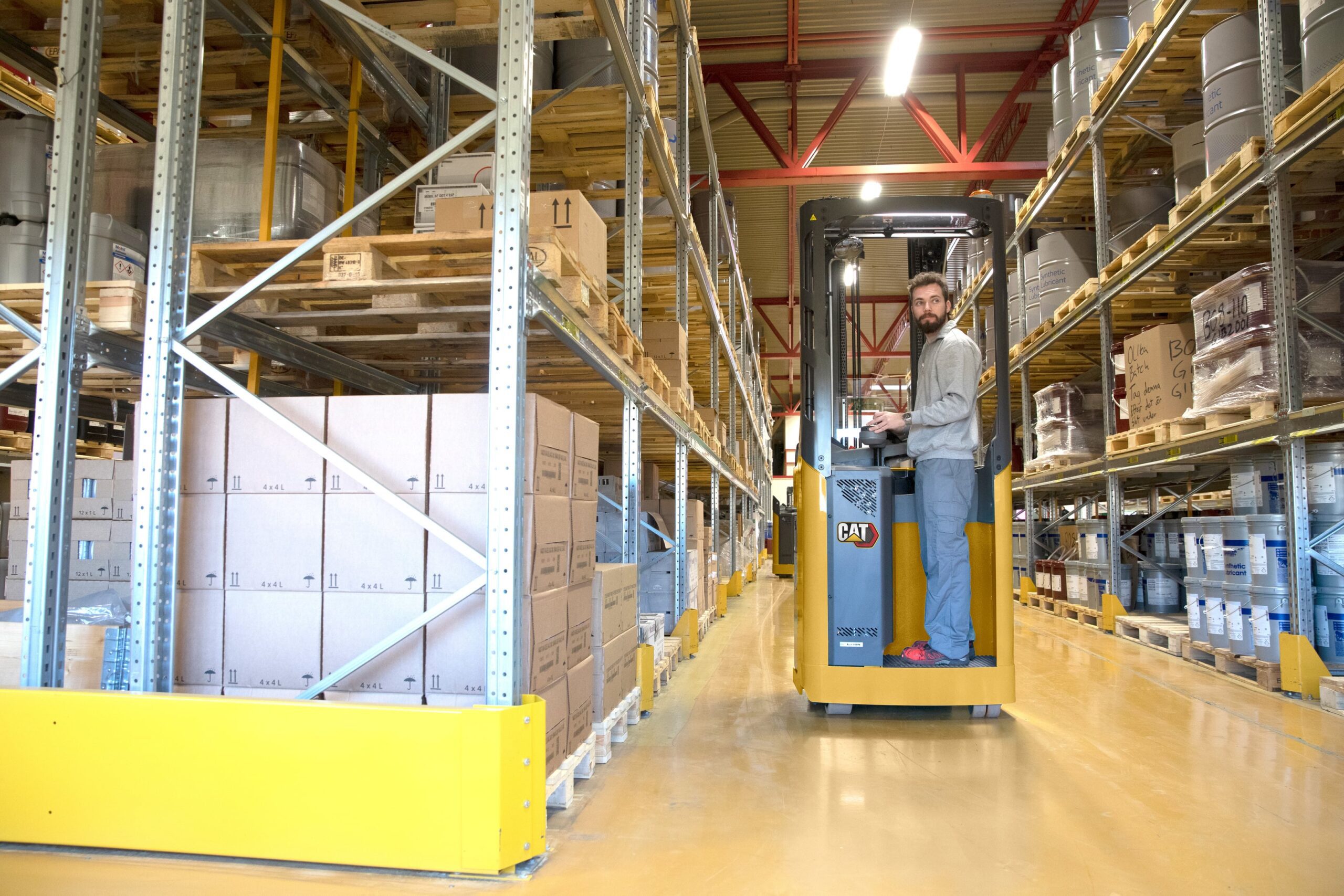 Elektryczny stacker z przedziałem operatora CAT NSR12-20N2(I)(S)(12TF) - obrazek 4